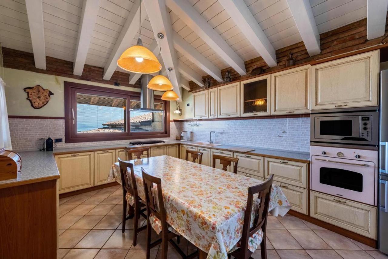 Casa Vacanze Baccolo Polpenazze del Garda Buitenkant foto
